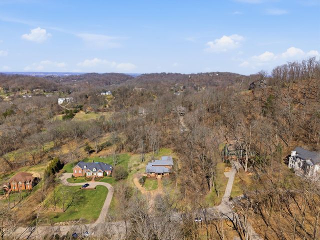 1961 Edenbridge Way, Nashville, TN 37215