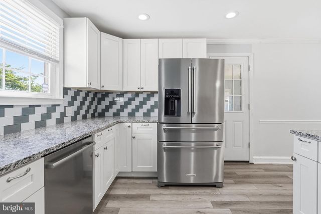 525 BROADVIEW RD, Upper Darby, PA 19082