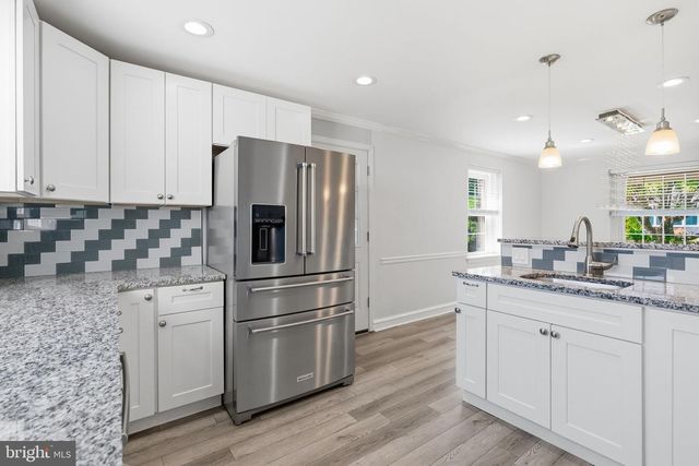 525 BROADVIEW RD, Upper Darby, PA 19082