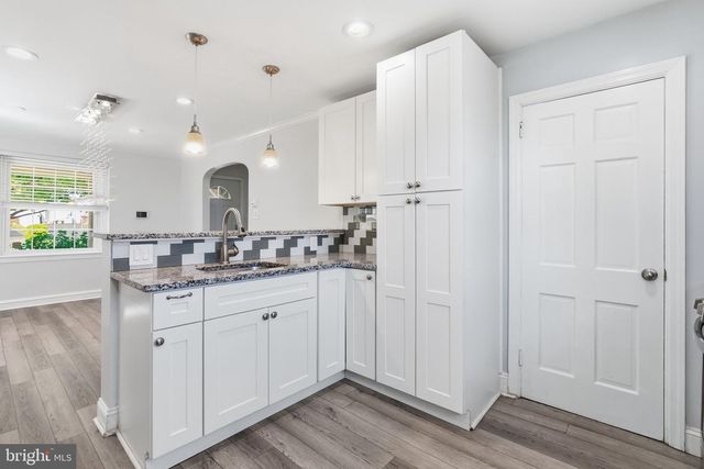 525 BROADVIEW RD, Upper Darby, PA 19082