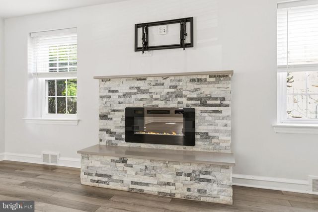 525 BROADVIEW RD, Upper Darby, PA 19082
