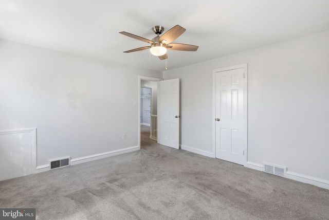 525 BROADVIEW RD, Upper Darby, PA 19082
