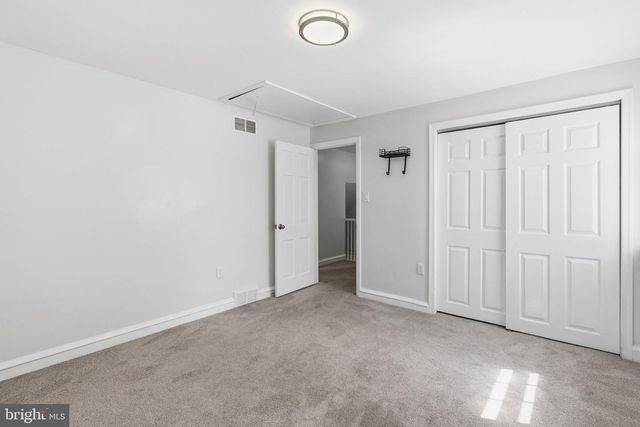 525 BROADVIEW RD, Upper Darby, PA 19082