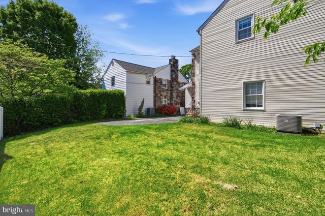 525 BROADVIEW RD, Upper Darby, PA 19082