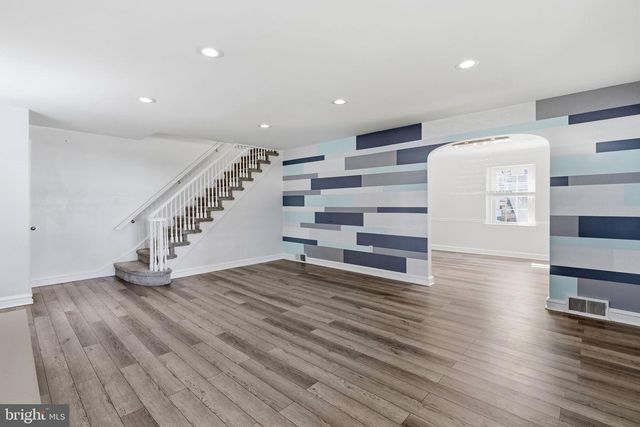 525 BROADVIEW RD, Upper Darby, PA 19082