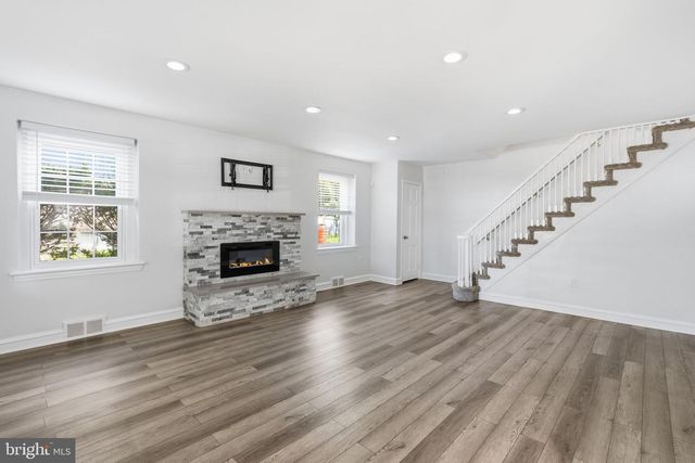 525 BROADVIEW RD, Upper Darby, PA 19082