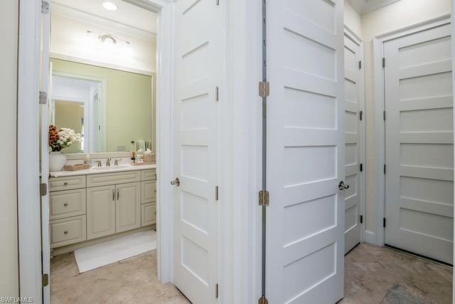 6867 Saona CT, Naples, FL 34113