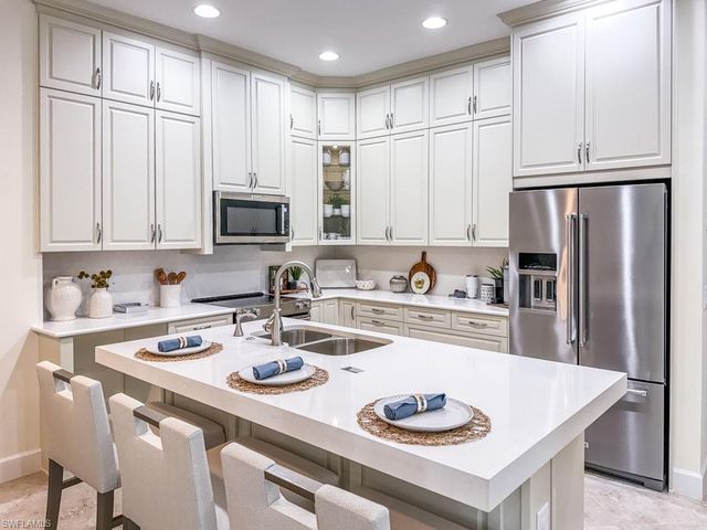 6867 Saona CT, Naples, FL 34113