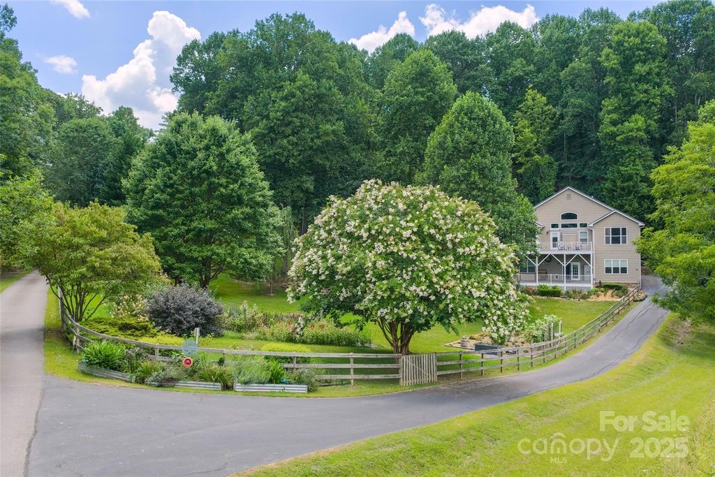 44 Whispering Woods Drive, Asheville, NC 28804