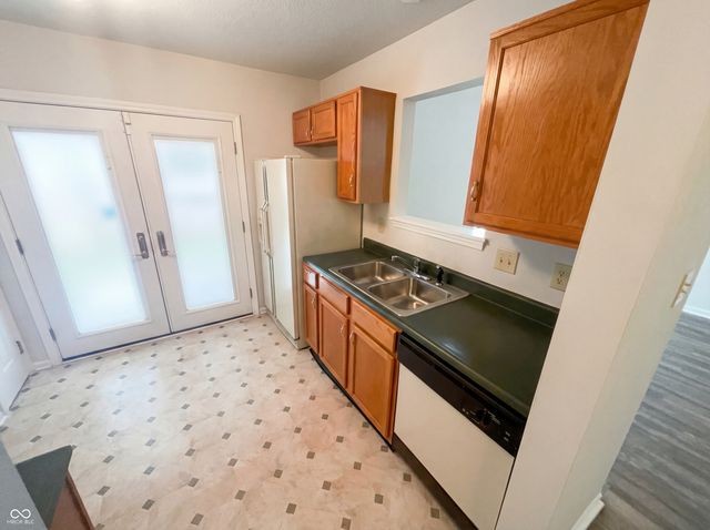 4925 Pembridge Drive, Indianapolis, IN 46254