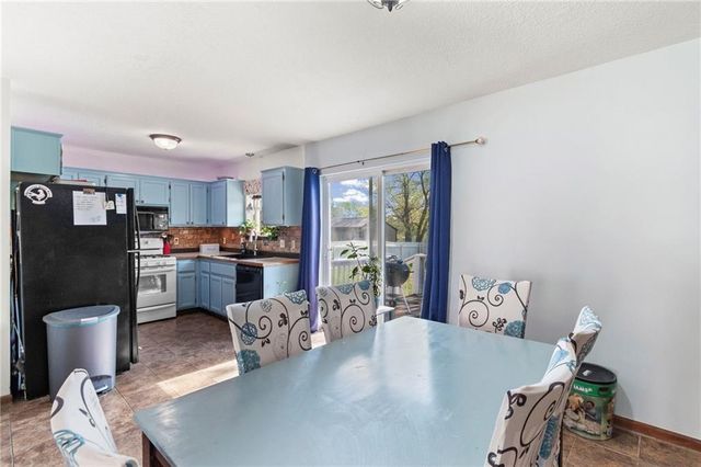 615 Woodson Street, Kearney, MO 64060