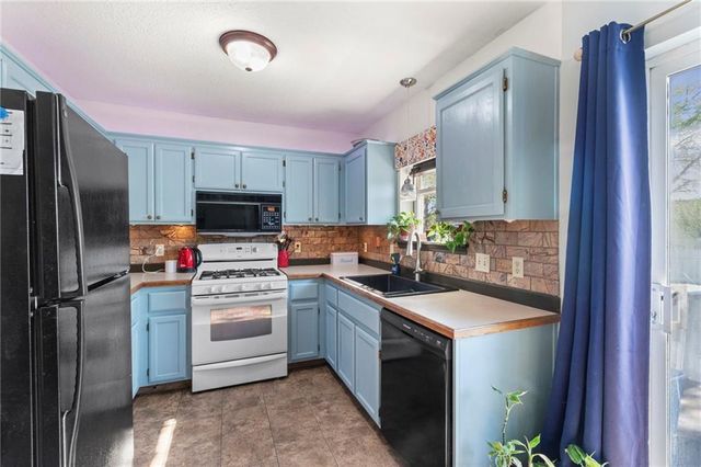 615 Woodson Street, Kearney, MO 64060
