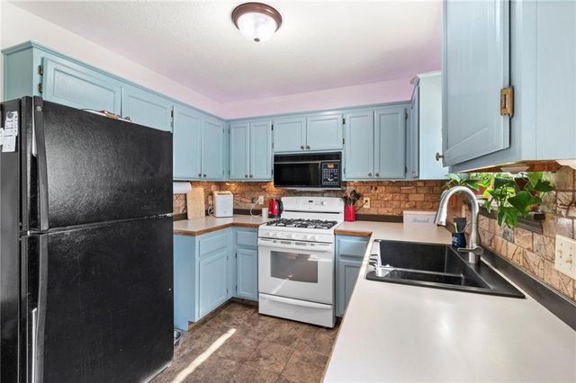 615 Woodson Street, Kearney, MO 64060