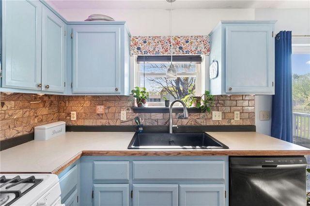 615 Woodson Street, Kearney, MO 64060