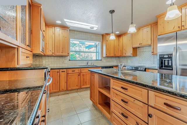 4607 Archerdale Rd, Linden, CA 95236