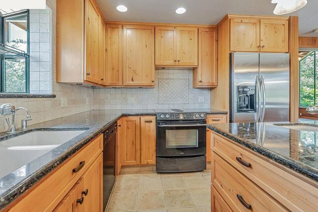 4607 Archerdale Rd, Linden, CA 95236