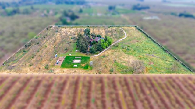 4607 Archerdale Rd, Linden, CA 95236