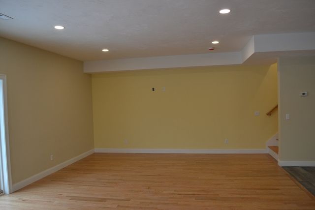 23 Leslie Rd, Worcester, MA 01605