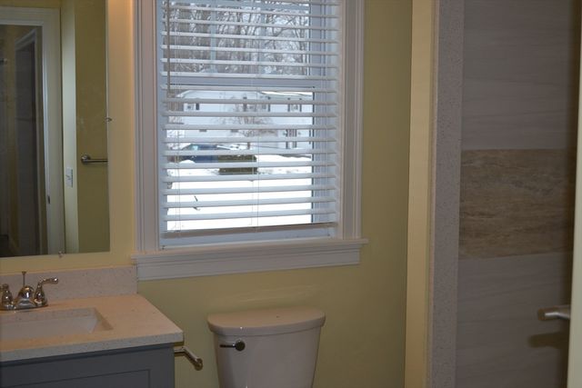 23 Leslie Rd, Worcester, MA 01605