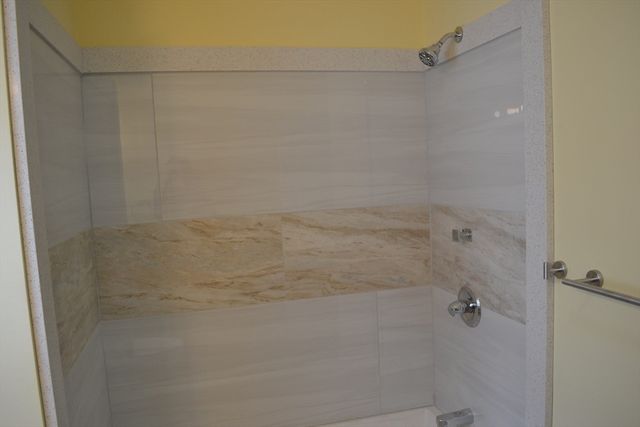 23 Leslie Rd, Worcester, MA 01605