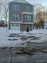 23 Leslie Rd, Worcester, MA 01605