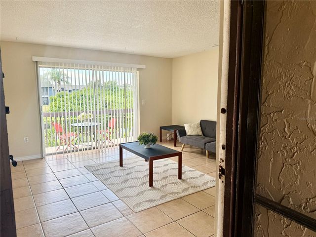 2612 HIDDEN LAKE DRIVE N D, Sarasota, FL 34237