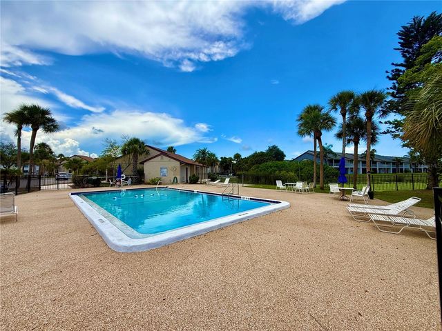2612 HIDDEN LAKE DRIVE N D, Sarasota, FL 34237