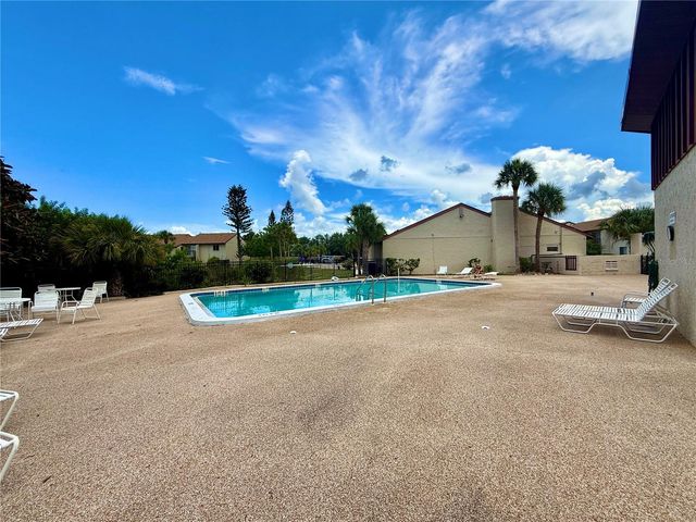 2612 HIDDEN LAKE DRIVE N D, Sarasota, FL 34237