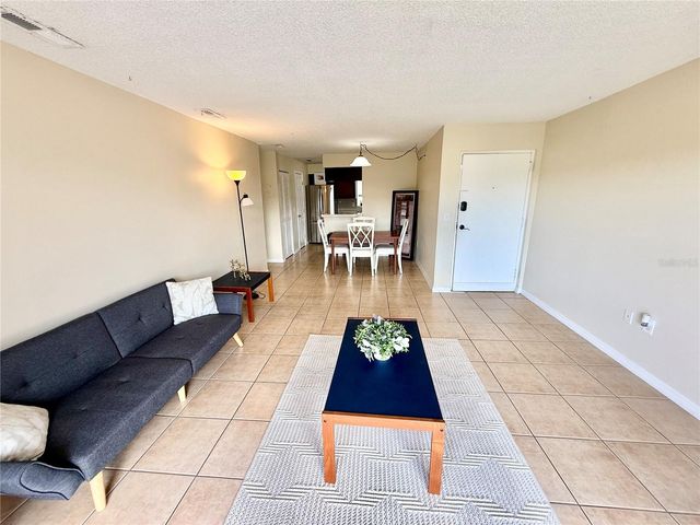 2612 HIDDEN LAKE DRIVE N D, Sarasota, FL 34237