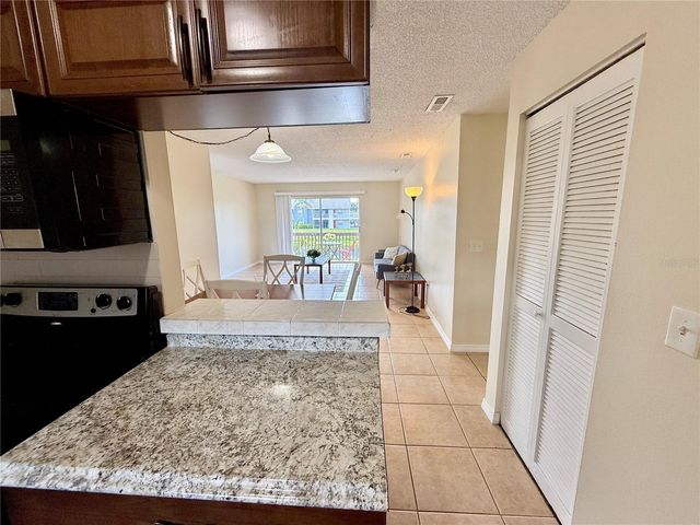 2612 HIDDEN LAKE DRIVE N D, Sarasota, FL 34237