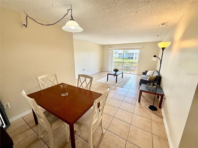 2612 HIDDEN LAKE DRIVE N D, Sarasota, FL 34237