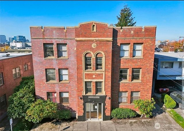 315 12th Avenue E, Seattle, WA 98102