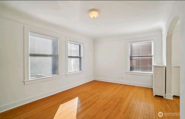 315 12th Avenue E, Seattle, WA 98102