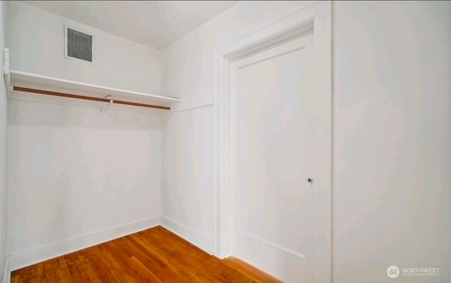 315 12th Avenue E, Seattle, WA 98102