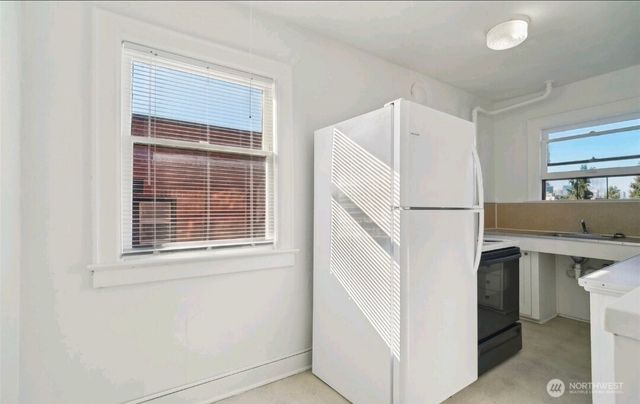 315 12th Avenue E, Seattle, WA 98102