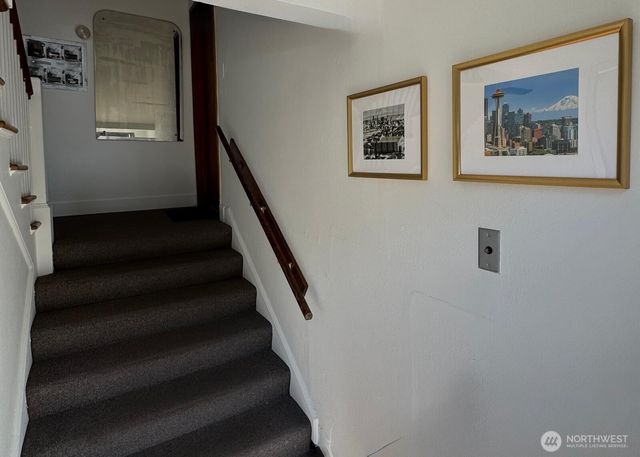 315 12th Avenue E, Seattle, WA 98102