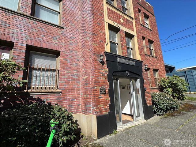 315 12th Avenue E, Seattle, WA 98102