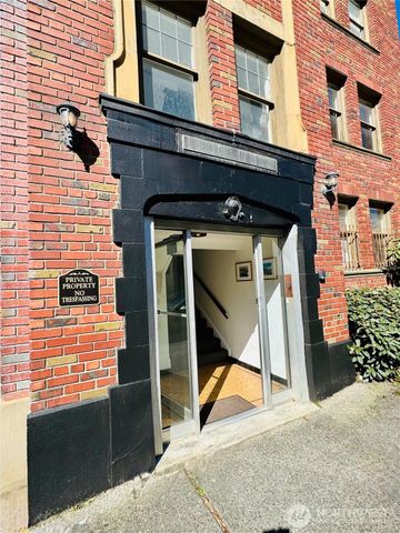 315 12th Avenue E, Seattle, WA 98102