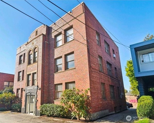 315 12th Avenue E, Seattle, WA 98102