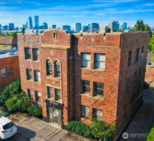 315 12th Avenue E, Seattle, WA 98102