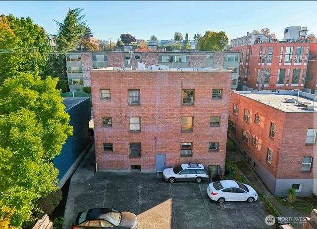 315 12th Avenue E, Seattle, WA 98102