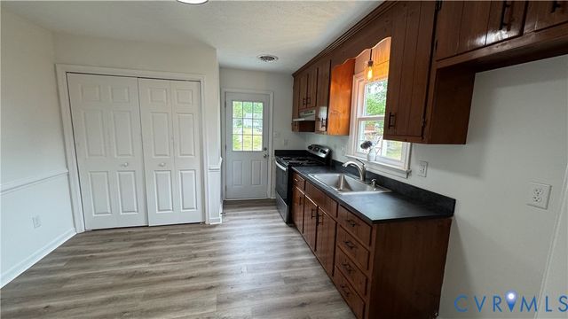 218 N Mapleleaf Ave, Highland Springs, VA 23075