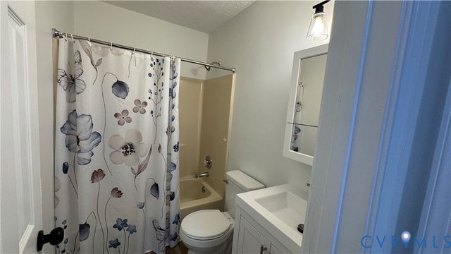 218 N Mapleleaf Ave, Highland Springs, VA 23075