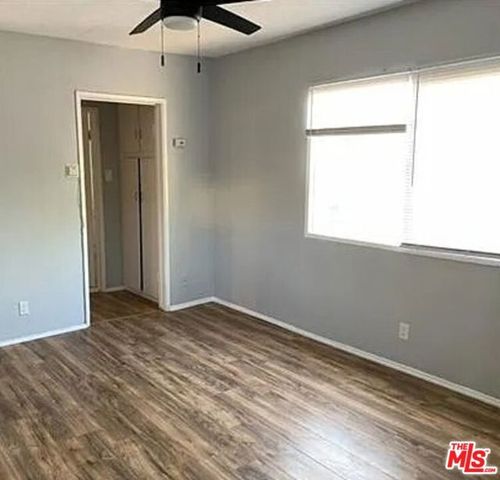 1124 W 117th Street, Los Angeles, CA 90044