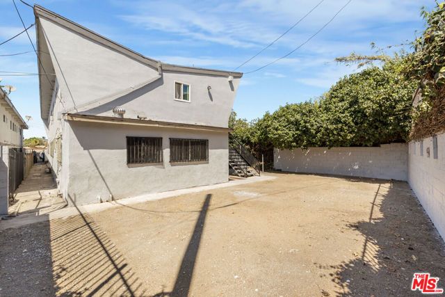 1124 W 117th Street, Los Angeles, CA 90044