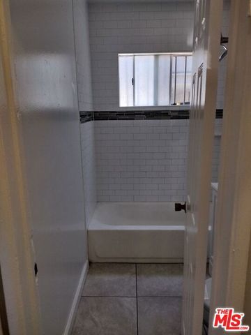 1124 W 117th Street, Los Angeles, CA 90044