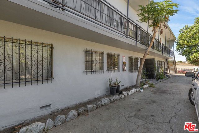 1124 W 117th Street, Los Angeles, CA 90044