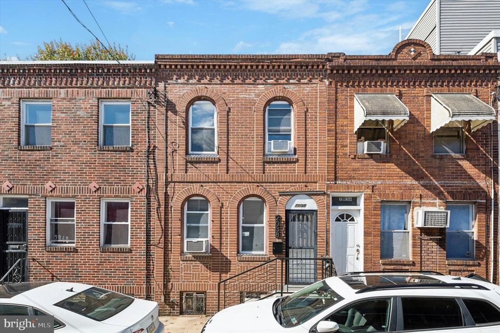 2038 S DARIEN ST, Philadelphia, PA 19148