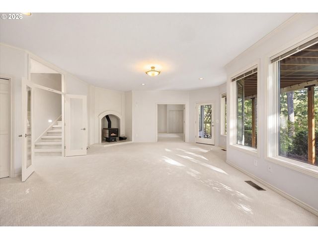 18520 DELENKA Ln, Lake Oswego, OR 97034
