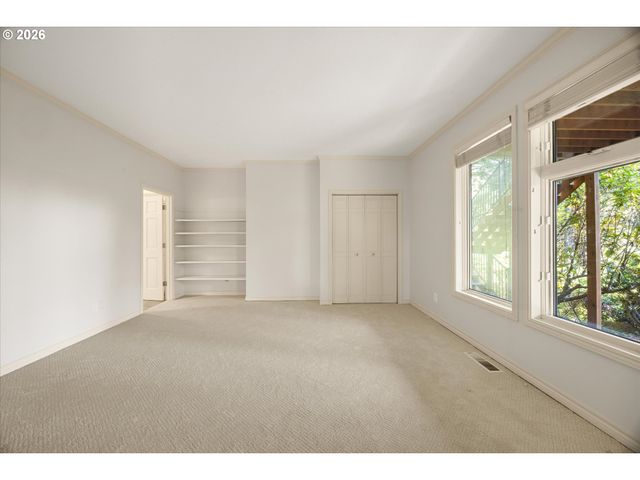 18520 DELENKA Ln, Lake Oswego, OR 97034